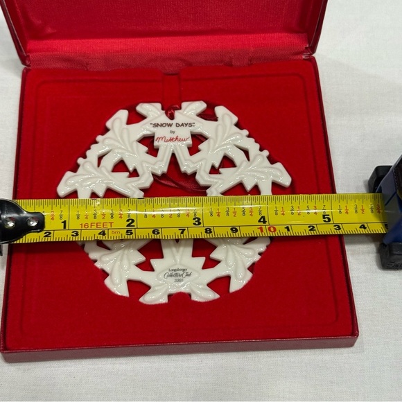 2003 Longaberger Collectors Club Ben Snow Days White Ceramic Ornament - Picture 2 of 6